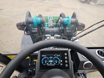 kolový kloubový nakladač, motor Kubota - 13