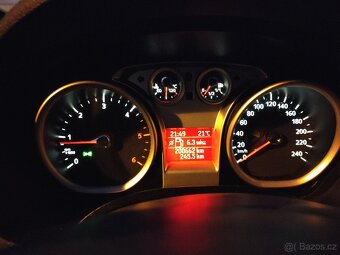 Prodám SUV Ford kuga 2.0 TDCI 100KW nováSTK 6/2027nové turbo - 13