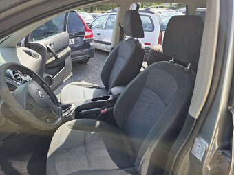 Nissan Qashqai 
2.0 i 7 míst 104KW Panorama - 13