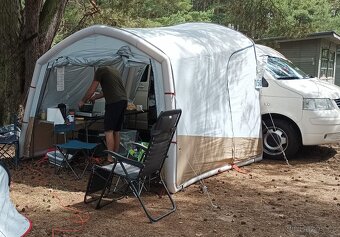 Volkswagen T5, 1.9TDI 62kw, spací vestavba + nafukovací stan - 13