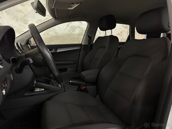 Audi A3 Sportback 1.4 TFSI Xenon / Sport / výhřev / STK - 13