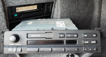 Prodám BMW 320i E46 125kW benzín manuál - 13