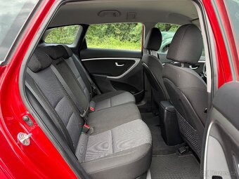 HYUNDAI I30 1.6 CRDI KOMBI 2017 VÝHŘEV KLIMA SENZORY - 13