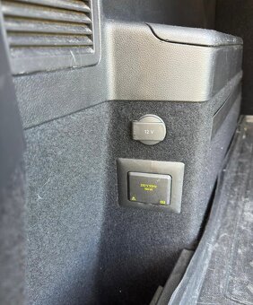 Volkswagen Touran 2.0 TDI 110kw -po rozvodech, servis jen VW - 13