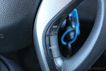 Hyundai i30, 1,4i 73KW, 1.maj.,ČR,serviska, r.v. 2015 - 13