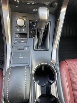 Lexus NX 300h, 2,5l hybrid, ČR, Luxury line - 13