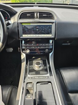 JAGUAR XE 2017 2.0D 132kW,VÝHŘEVY,NAVI,TEMPOMAT,SERVISKA - 13