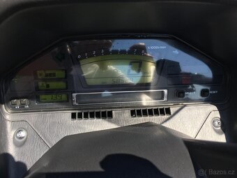 Suzuki Burgman 650 Executive - Praha - 13