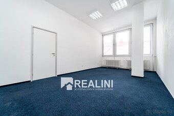 Na prodej obchodní prostor o velikosti 832m2 v centru Karvin - 13