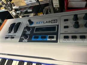 Yamaha Dgx670 a dalsi klavesy..Yamaha - 13