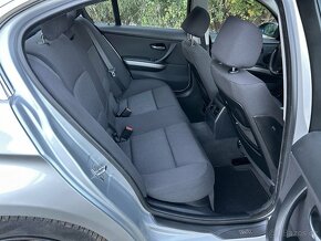 BMW e90 330xi A/T,DKLIMA,TEMP,ŠÍBR,2xSADA ALU,ROZVODY,SERVIS - 13