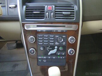 Volvo XC60 2.4 D5 4x4 AUTOMAT ČR - 13