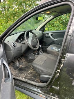 Dacia Duster,  1.6 i - 13