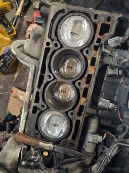 Dobrý den nabízím k prodeji krásný rodiny vůz Volkswagen Tou - 13