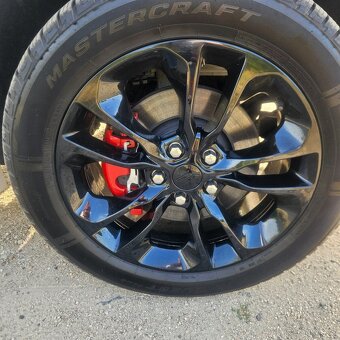 Dodge Durango 3.6 V6  4x4 7 mistne r.v.2022 - 13