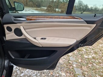 BMW X5 E70 M-Paket 3.0d 2013 180kw výměna Piaggio Vespa GTS - 13