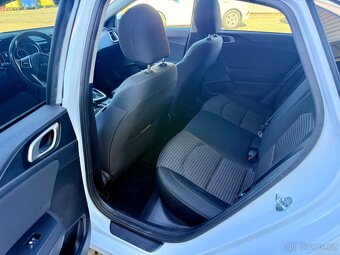 Kia Ceed 1,5 118 kw Automat ZÁRUKA - 13