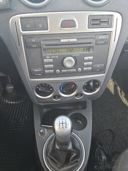 Ford Fusion 1.4i,59kw, nová STK, najeto 90tis km. - 13