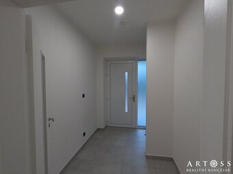 Pronájem novostavby rodinného domu 4+kk s terasou, v obci Li - 13