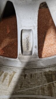 London 215 55 R17 - 13