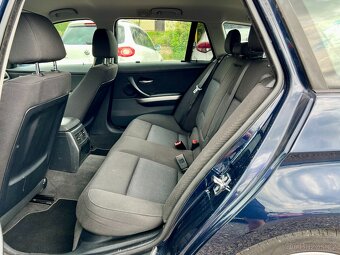 BMW 320i 110 kW Výhřevy,Klima,Alu,Stav - 13