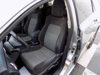 Toyota Auris 1.8 Hybrid/Selection/1.Maj.ČR/ - 13