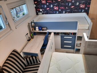 Chytrý dětský/studentský pokoj pro 2 sourozence - 13