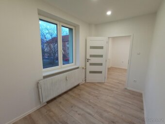 Pronájem bytu 3+kk, Slovenského Národního Povstání 2769, Mos - 13
