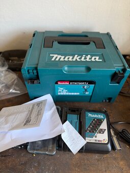 Makita Utahovák rázový DTW700RTJ - 13