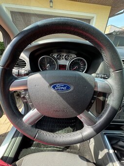 FORD FOCUS 1,6 16V - 13