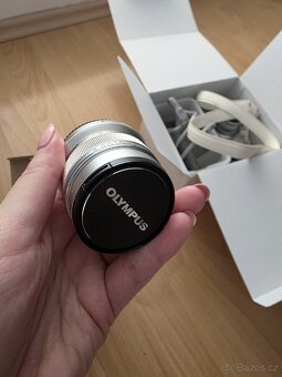 Olympus E-PL9, objektiv 45mm a 12mm - 13