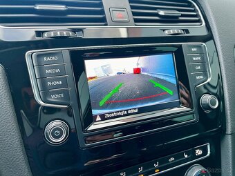 VW Golf VII Variant 1.4TSi 103kW NAVI Kessy VÝHŘEV Kamera - 13