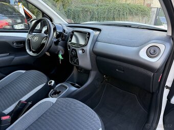 Toyota Aygo 1.0 VVT-i 53 kW - 13