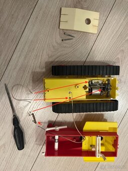 Retro hračky / Pásový buldozer FIAT BD 20 - ITAS (r.1981) - 13