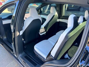 Tesla Model X Long Range Dual Motor (2023) - 13