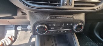 Ford Focus ST - 13