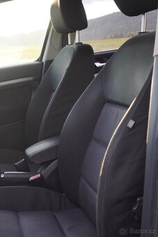 Prodám vozidlo Škoda Octavia 2 Combi 1.9Tdi 77kw. - 13