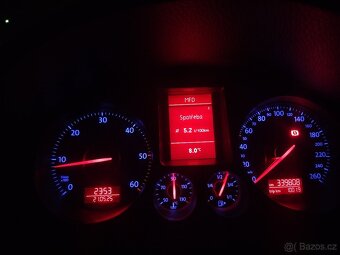 Volkswagen Passat b6 2.0 TDI 103 kw - 13