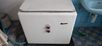 Starožitný  nábytek - 13