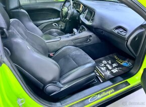 Dodge Challenger SRT 6,4 scat pack - 13