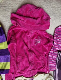 ZNAČKOVÉ OBLEČENÍ VEL 104,PO JEDNOM DÍTĚTI,SUPER STAV,DISNEY - 13