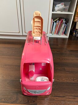Barbie karavan se skluzavkou a Lola a Barbie panenkami - 13