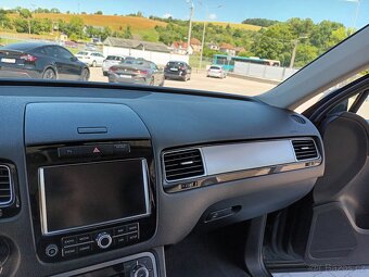 Volkswagen Touareg 3,0 TDI,176KW,NAVI,KŮŽE,PRUŽIN - 13