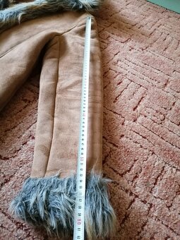 Dámský kožich s kapucí - 13