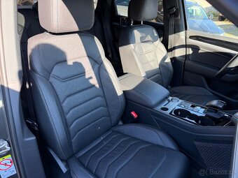 VW Touareg 3.0TSi V6 E HYBRID 2022 - MAX VÝBAVA - DPH - 13