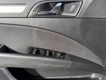 ŠKODA SUPERB KOMBI 2011 2.0TDI AMBITION - 13