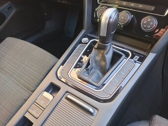 VW Passat B8 Variant 2.0TDI 90kW DSG 116tkm Virtual ACC DAB - 13
