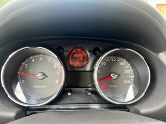 Nissan Qashqai 2,0i 104kW 4x4 - 13