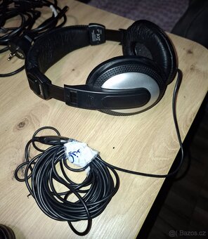 Různé kabely a jiné - 13