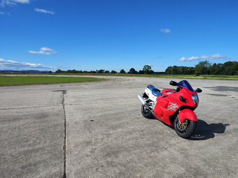 Suzuki GSX1300R Hayabusa, původ ČR - 13